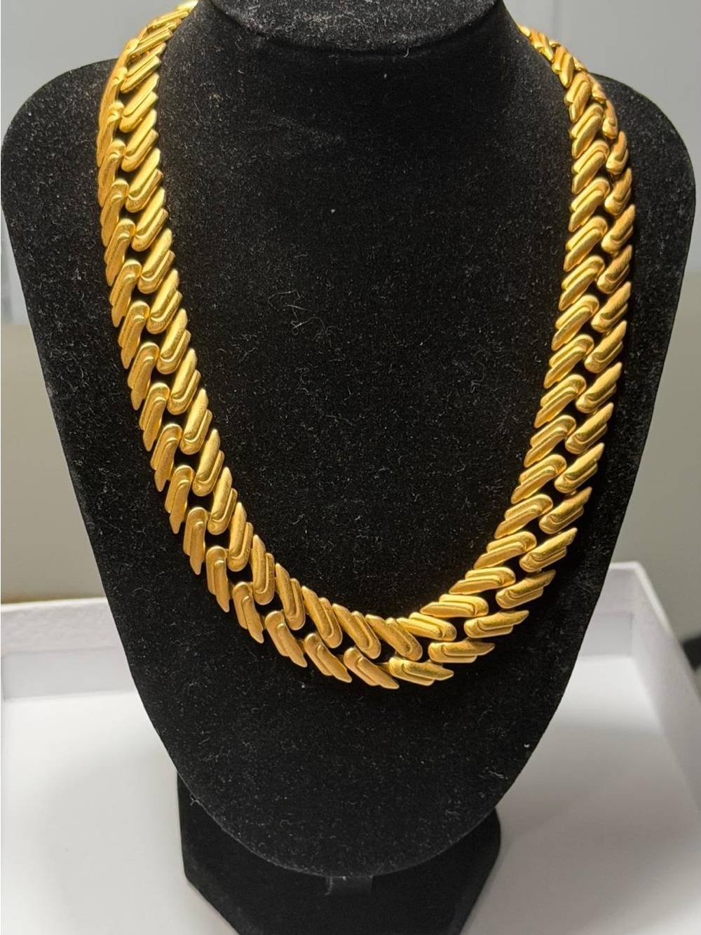 Vintage Monet Women’s Gold Tone Chevron Link Choker Statement Necklace